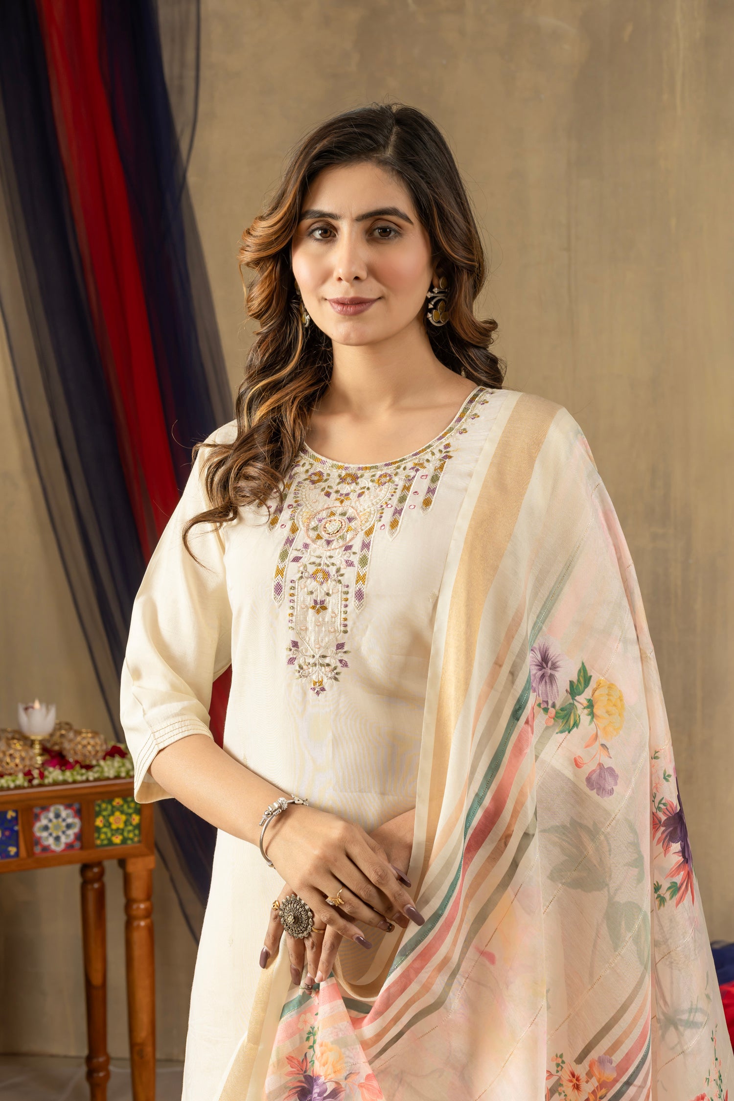 Lorenvalley Fashion Offwhite Shimmer Gold Silk Multi Embroidery Thread With Hand Work Kurta Pant Dupatta
