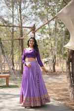 Thumbnail for Lorenvalley Lavender Pure Viscose Jacquard with Kalamkari Jari Border Lehenga Choli - Distacart