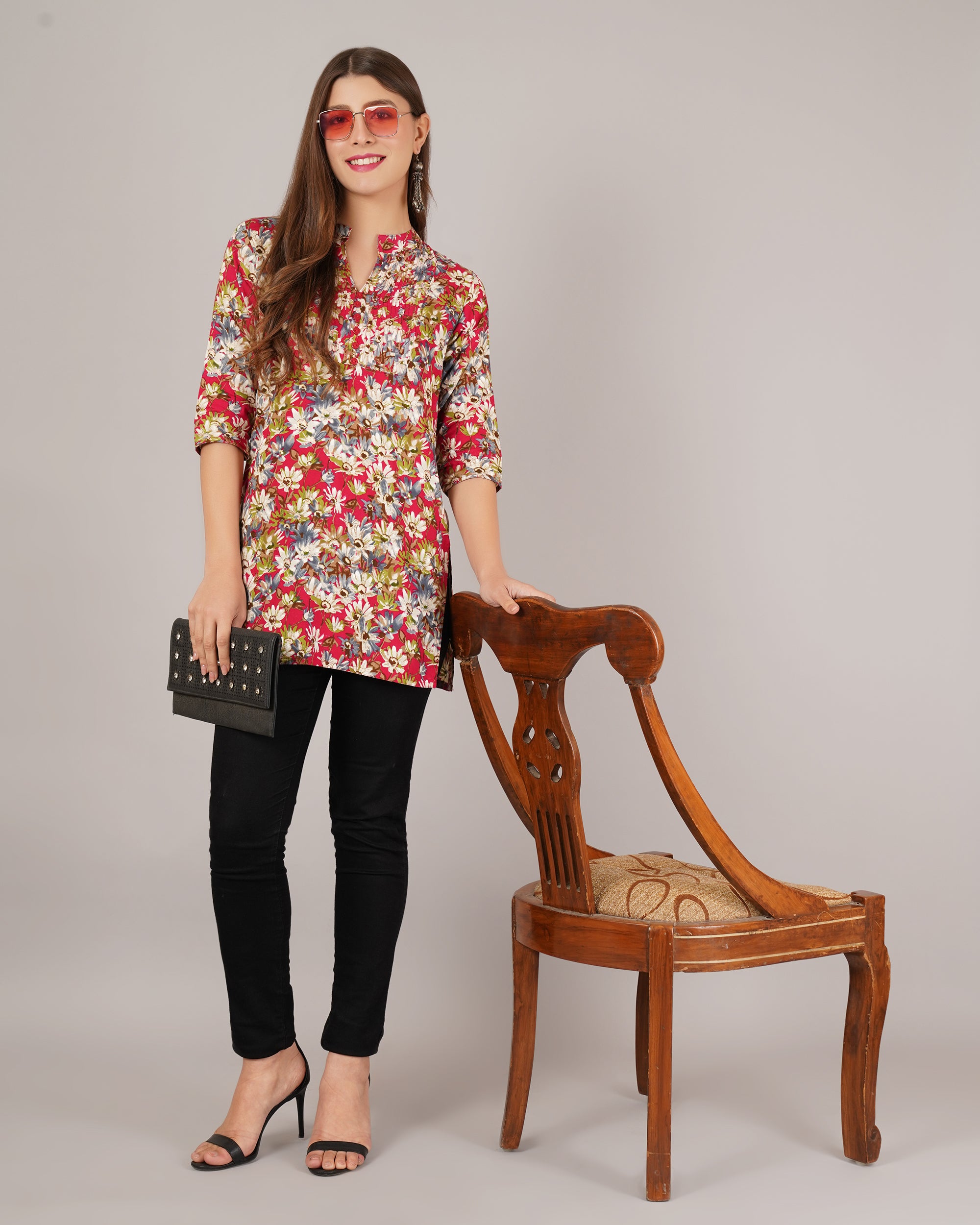 Jaitra Apparels Women Printed Rayon Straight Kurta (Multicolor)