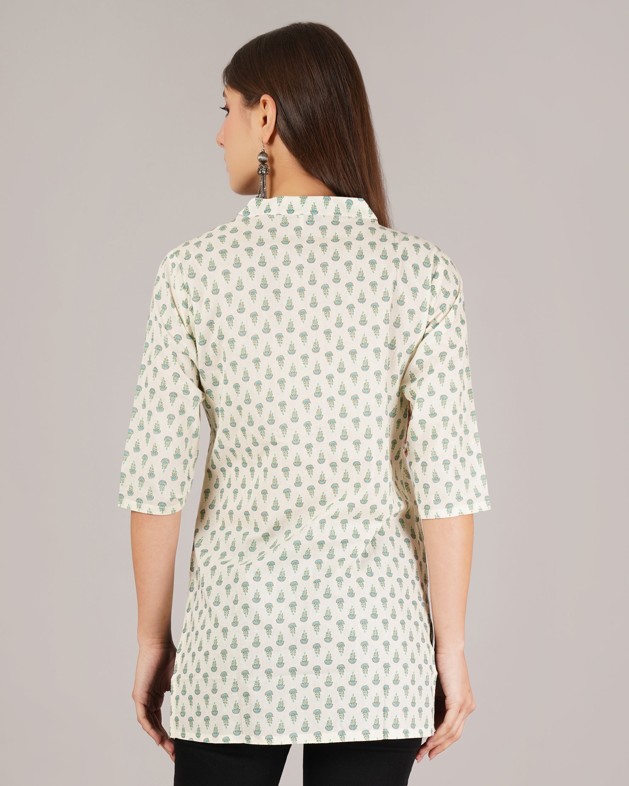 Jaitra Apparels Women Printed Rayon Straight Kurta (Off White)