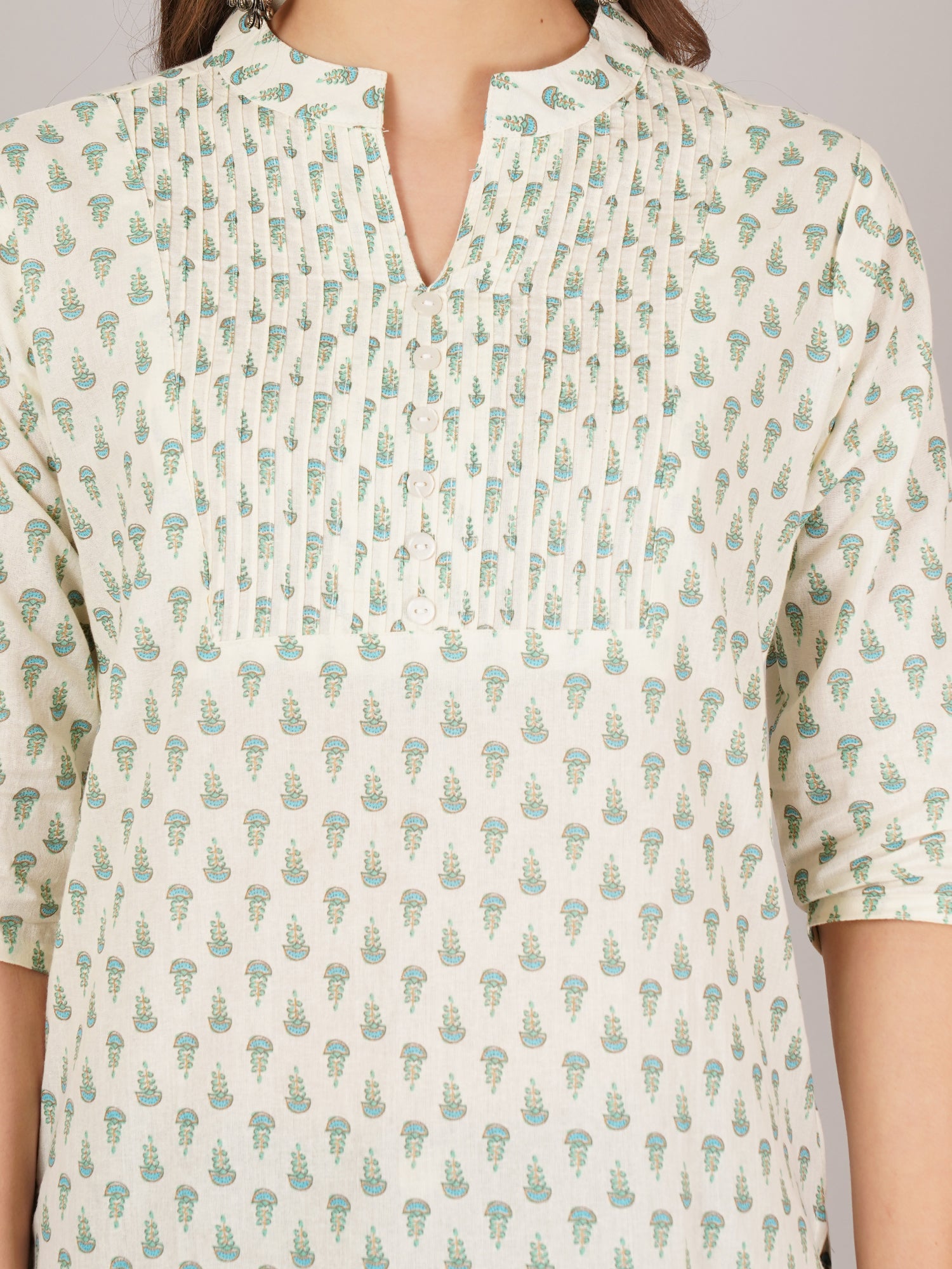 Jaitra Apparels Women Printed Rayon Straight Kurta (Off White)