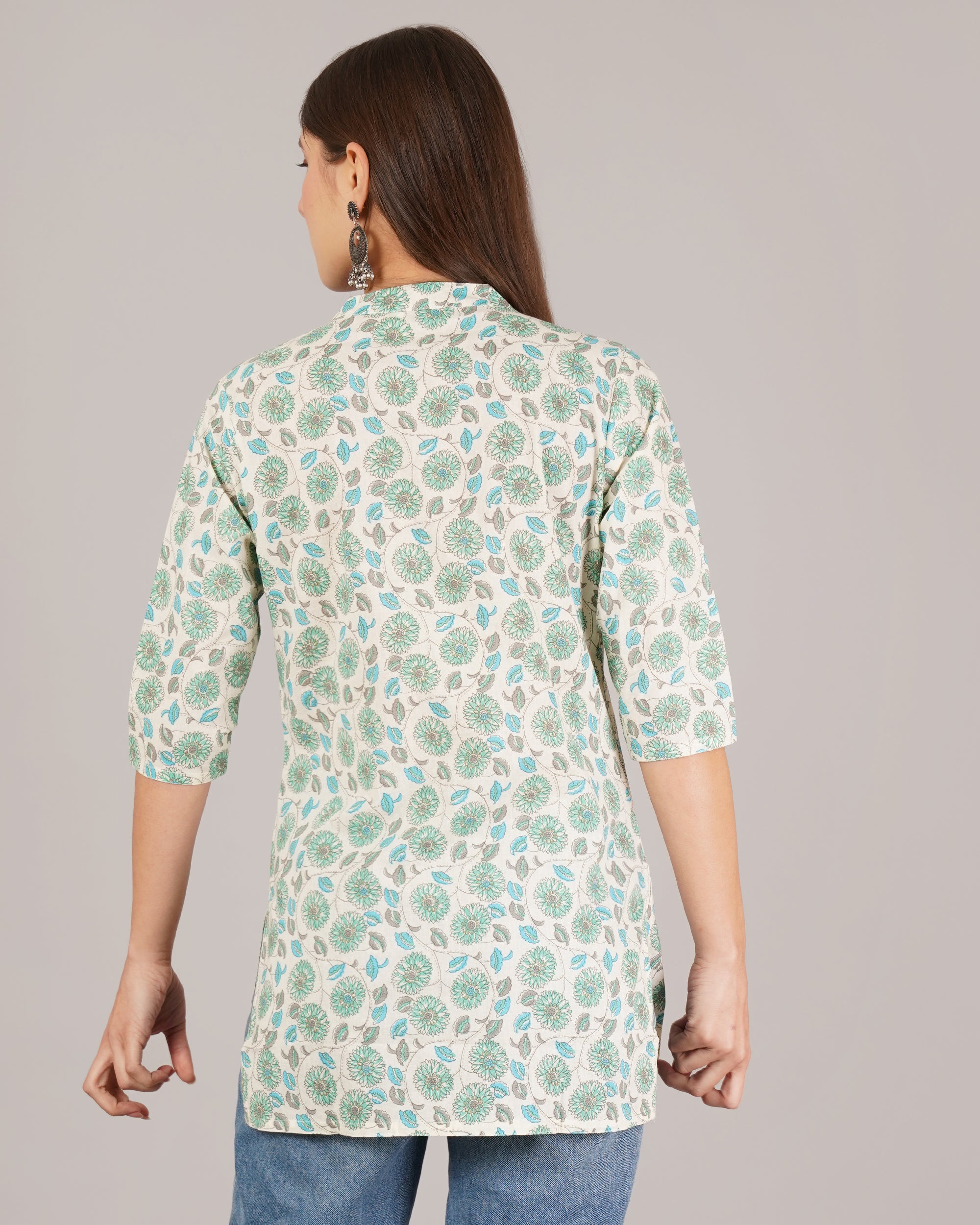 Jaitra Apparels Women Printed Rayon Straight Kurta (Off White)