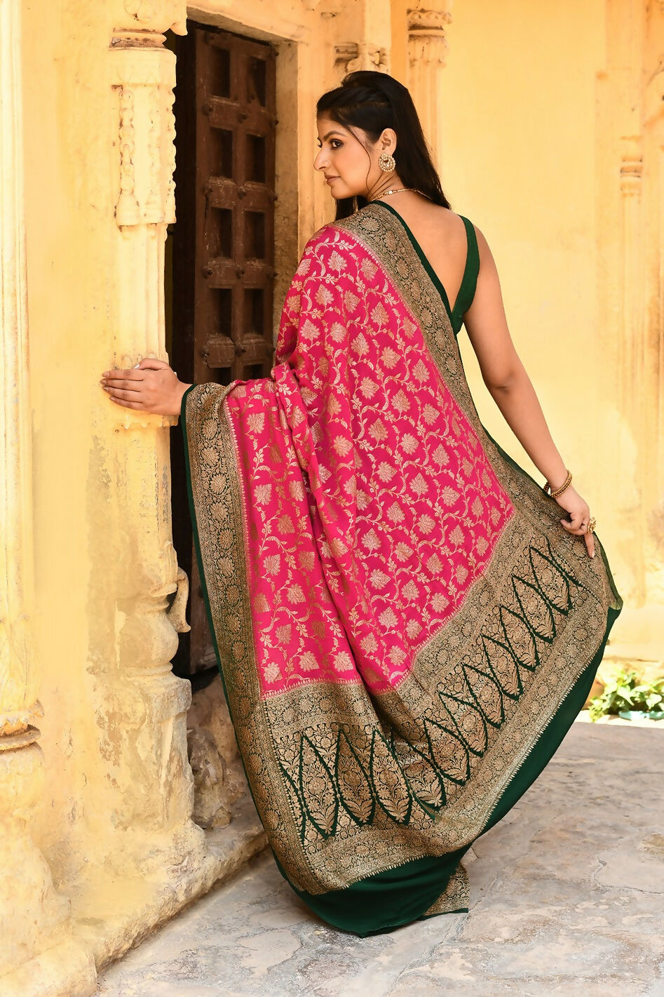 Joban Fashion Pink Crepe Chiffon Pure Handloom Banarasi Silk Saree