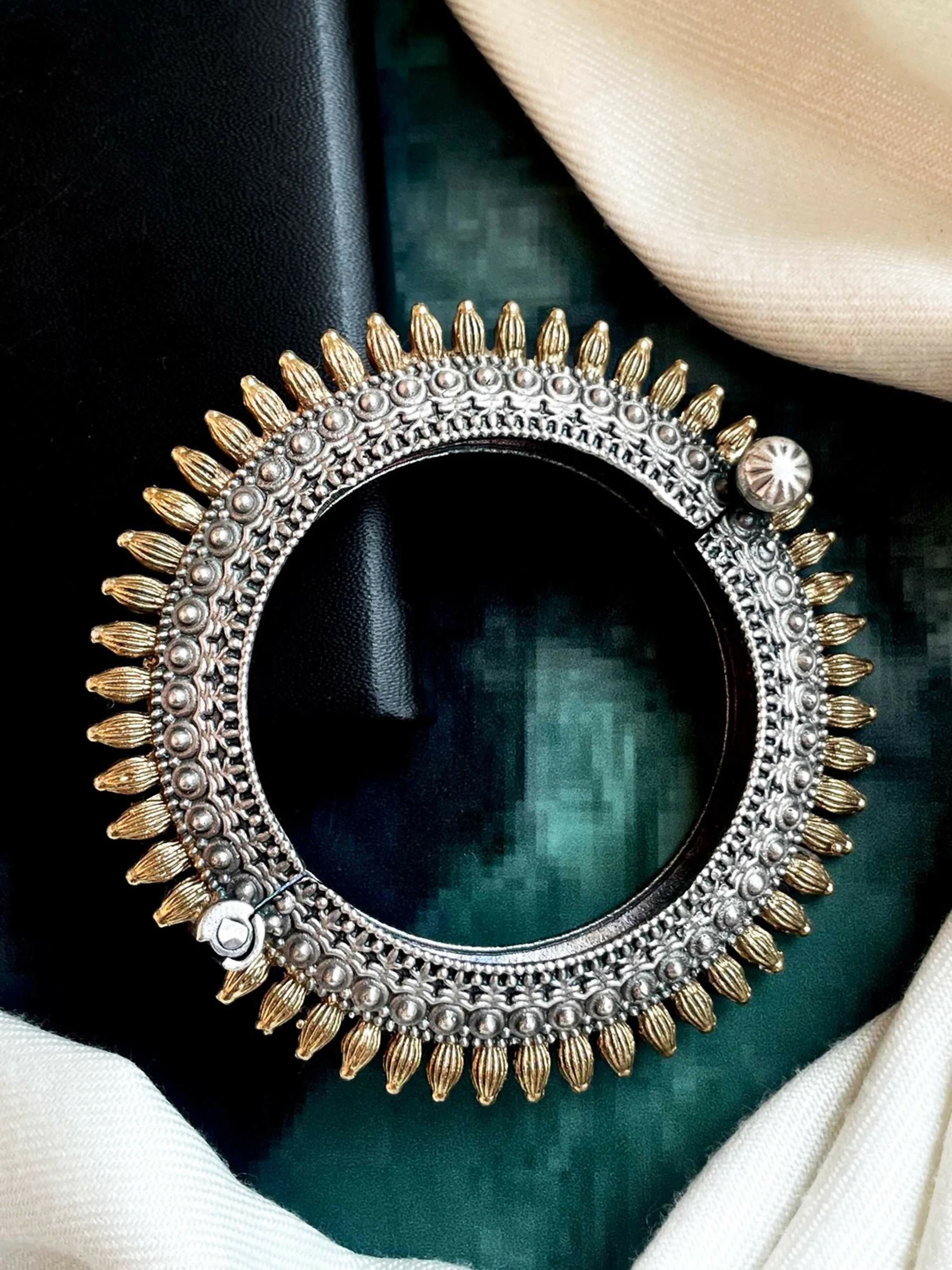 Joban Fashion Silver Brass Dual Tone Ethnic Antique Look Openable Kada