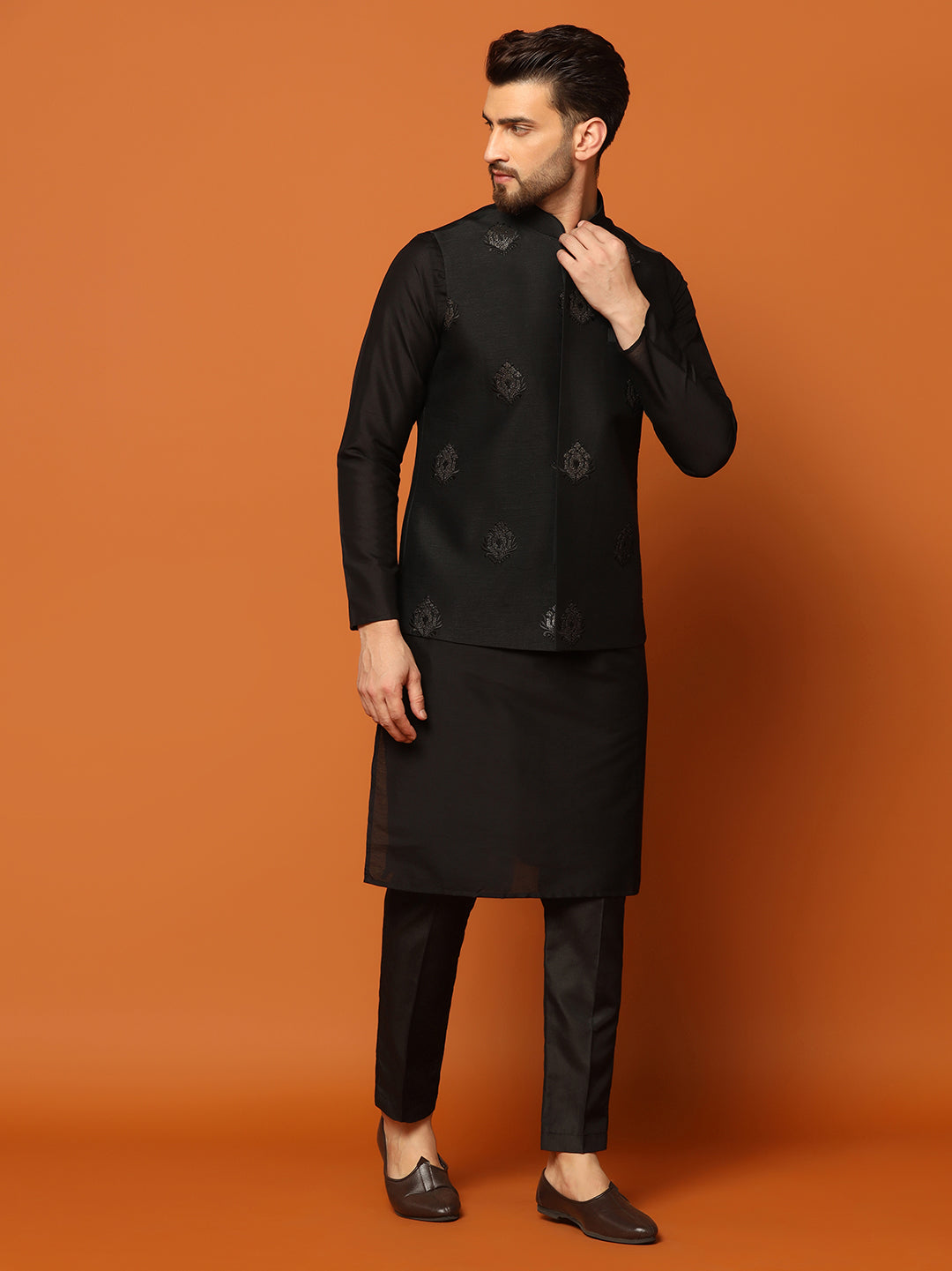 Kisah Men Black Embroidered Kurta Jacket Trouser Set - Distacart