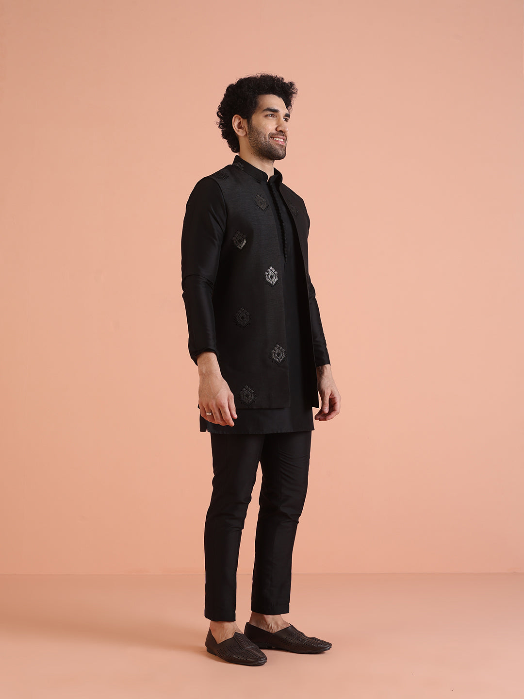 Kisah Men's Black Kurta Jacket Trouser Set - Distacart
