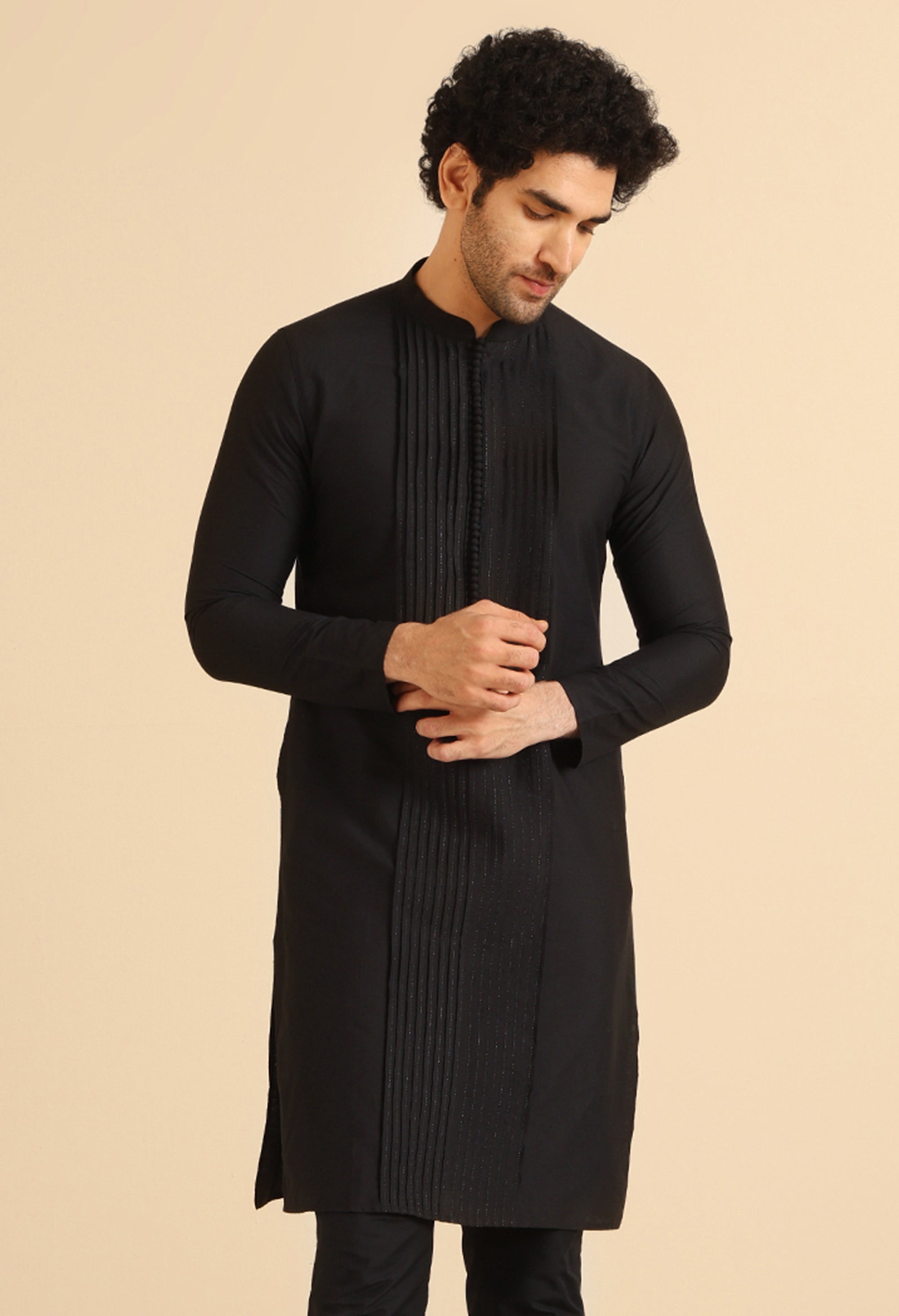 Kisah Men Black Solid Pleated Kurta - Distacart