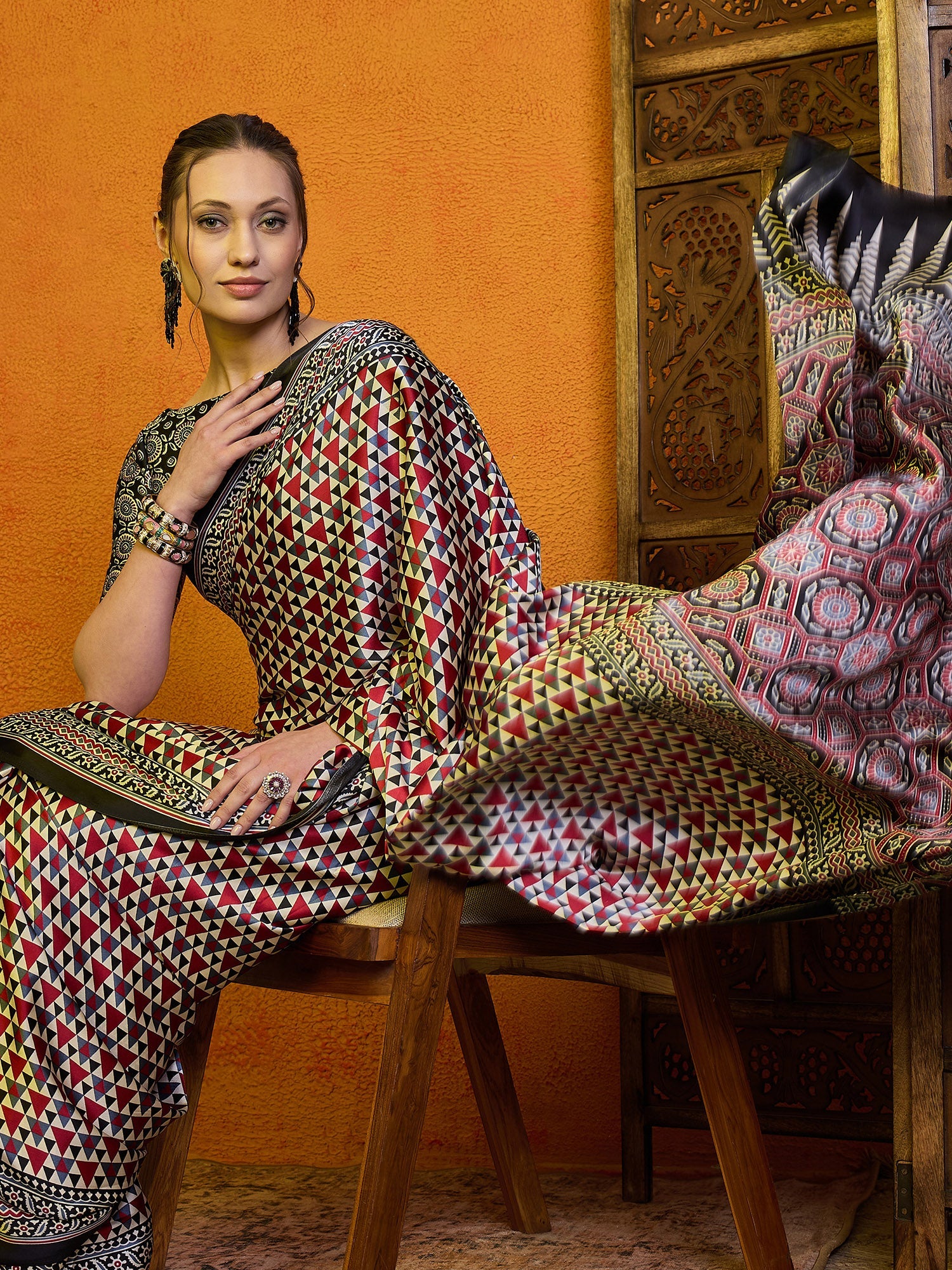 NOZ2TOZ Women's Satin Red Printed Designer Saree With Blouse Piece - Distacart