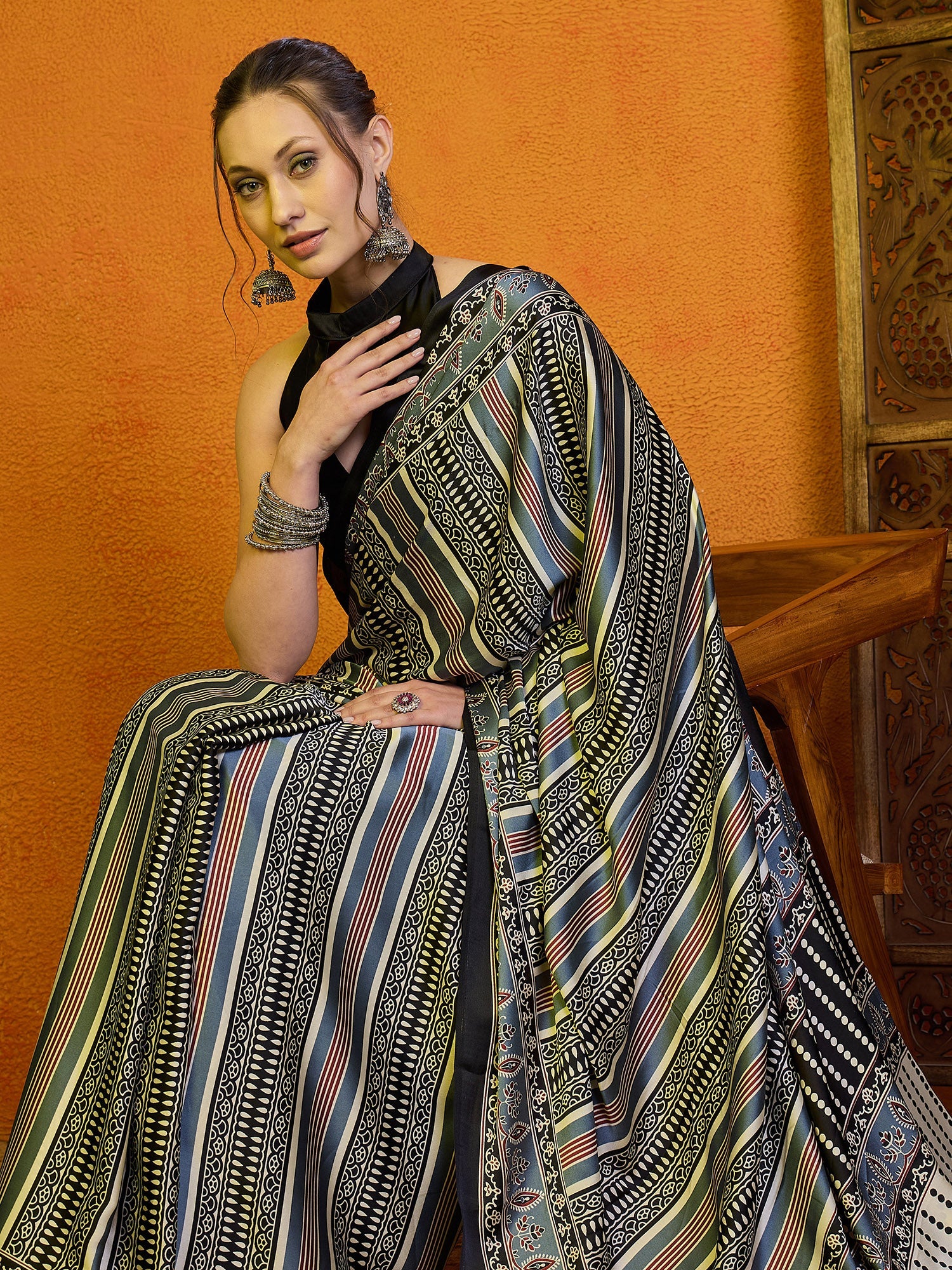 NOZ2TOZ Women's Satin Grey Printed Designer Saree With Blouse Piece - Distacart