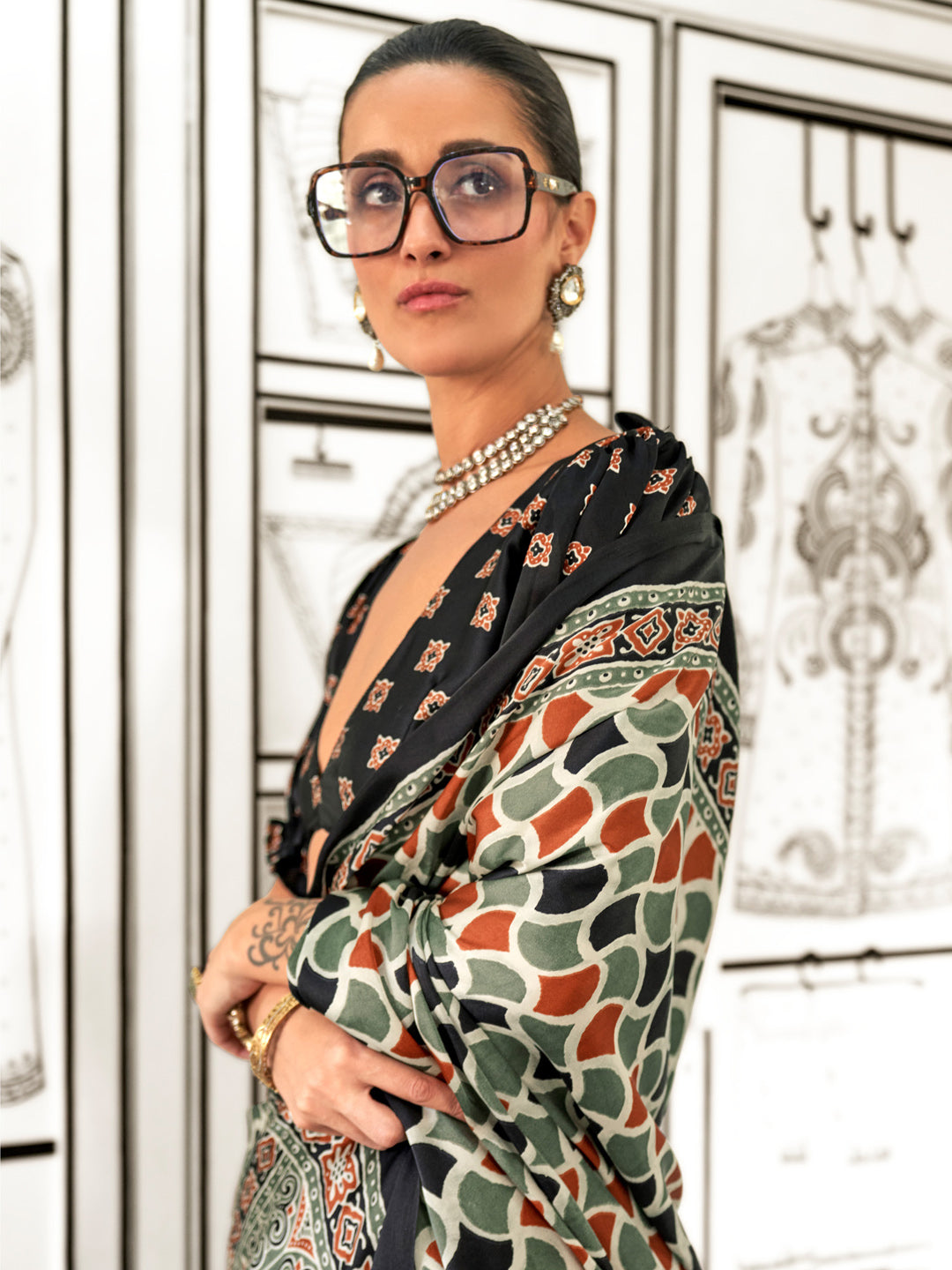 NOZ2TOZ Women's Crepe Olive Printed Designer Saree With Blouse Piece - Distacart