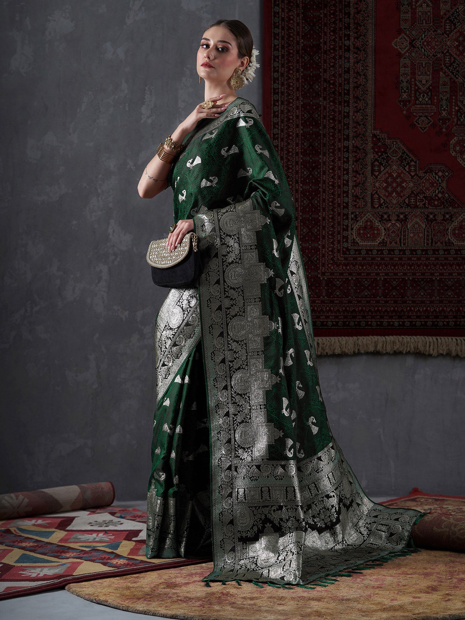 NOZ2TOZ Women's Satin Silk Green Woven Design Designer Saree With Blouse Piece - Distacart