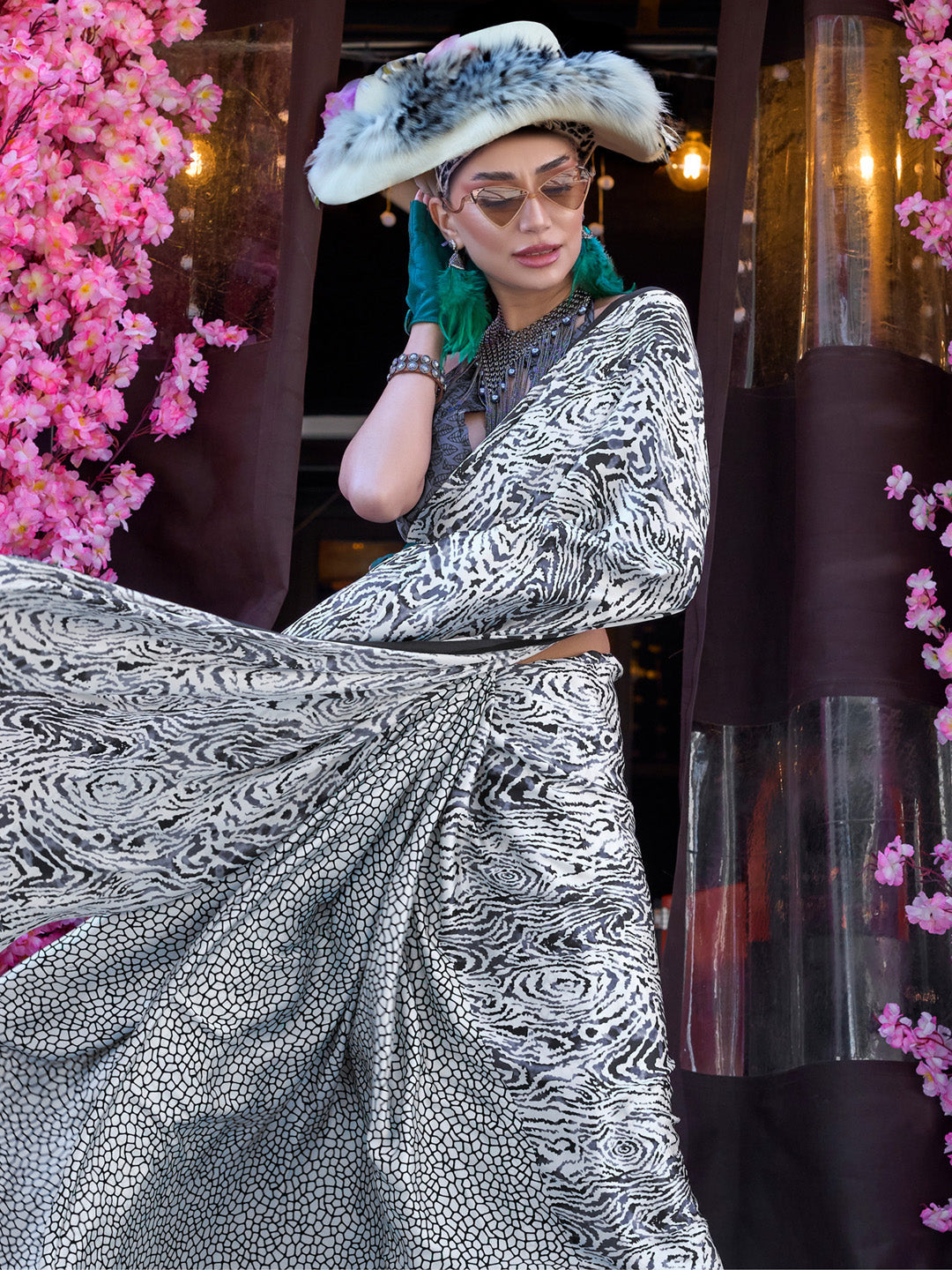 NOZ2TOZ Women's Crepe Grey Printed Designer Saree With Blouse Piece - Distacart