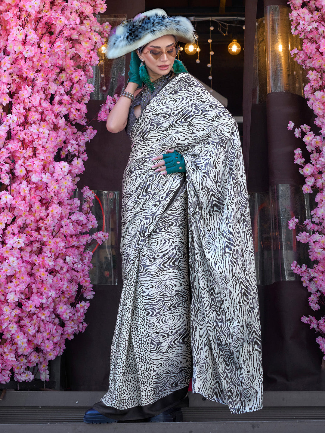 NOZ2TOZ Women's Crepe Grey Printed Designer Saree With Blouse Piece - Distacart