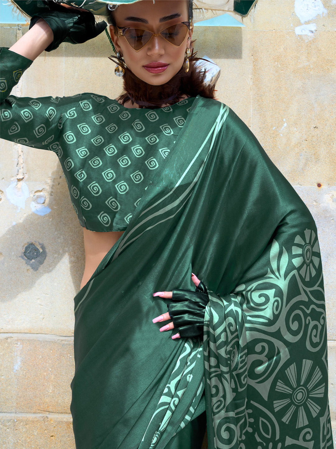 NOZ2TOZ Women's Crepe Green Printed Designer Saree With Blouse Piece - Distacart