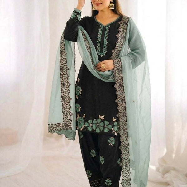 Teeya Creation Women'S Fancy Stylish Heavy Embroidery Sequence Work With Rivet Moti Work Kurta Set - Dista