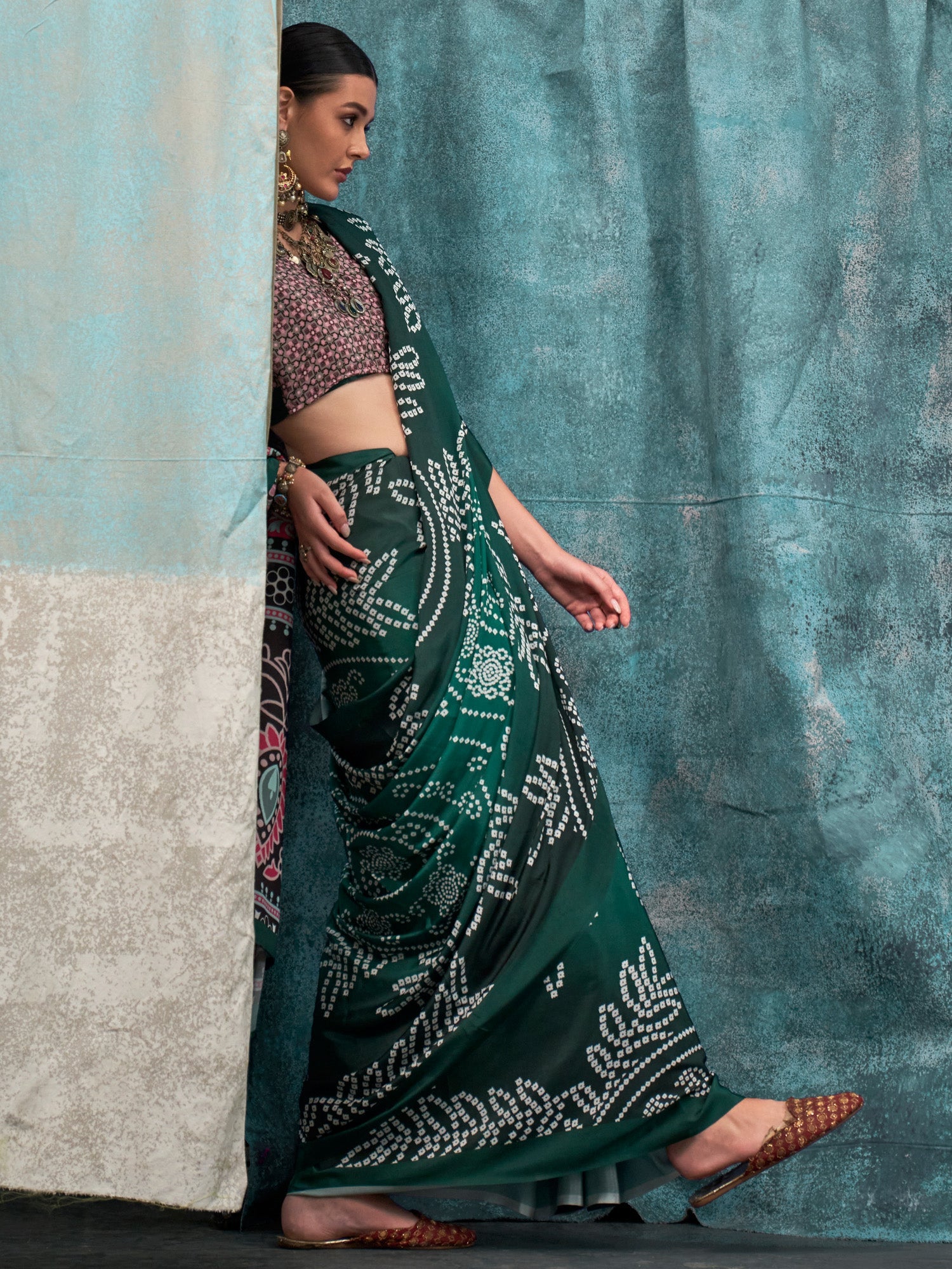 NOZ2TOZ Women's Crepe Green Printed Designer Saree With Blouse Piece - Distacart