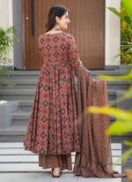 Thumbnail for Vegaa Fashion Multi Color Muslin Digital Print Designer Salwar Suit - Distacart
