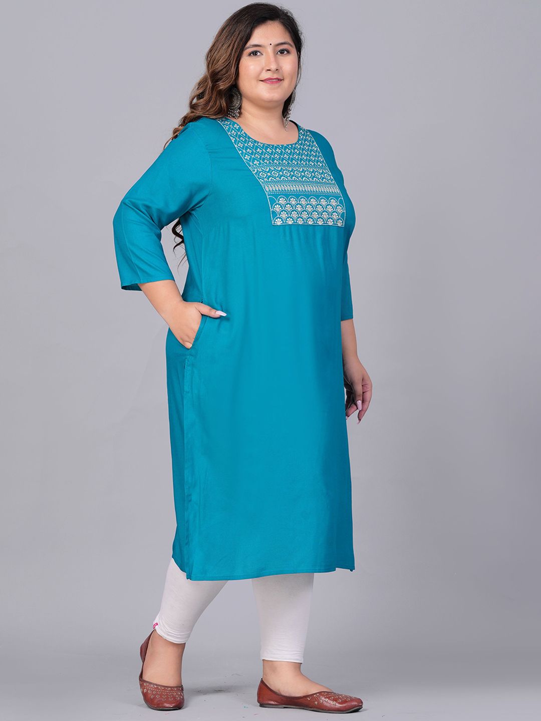 Sztori Women Yoke Design Mirror Work Kurta