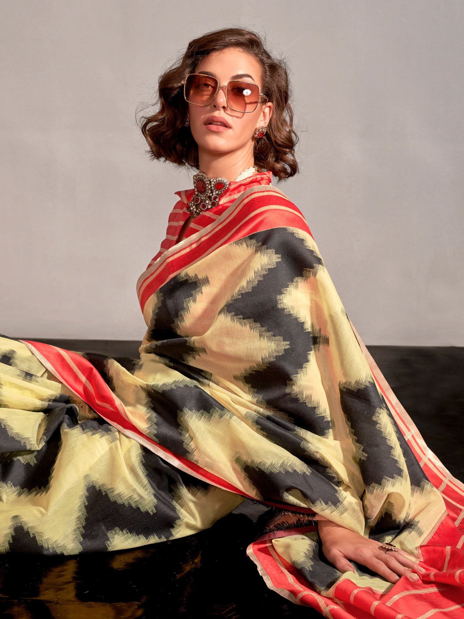 NOZ2TOZ Women's Silk Blend Yellow Woven Design Designer Saree With Blouse Piece - Distacart