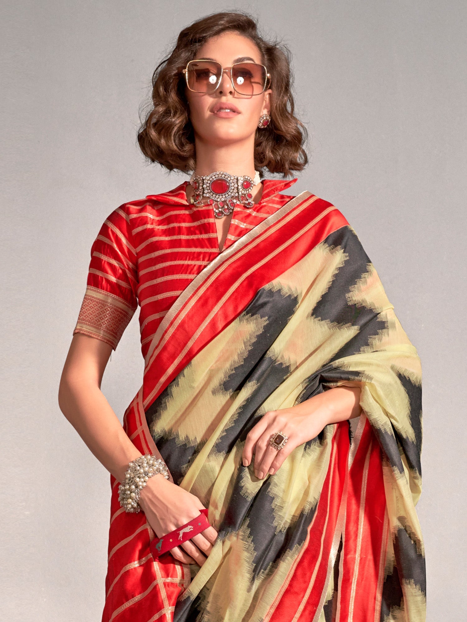 NOZ2TOZ Women's Silk Blend Yellow Woven Design Designer Saree With Blouse Piece - Distacart