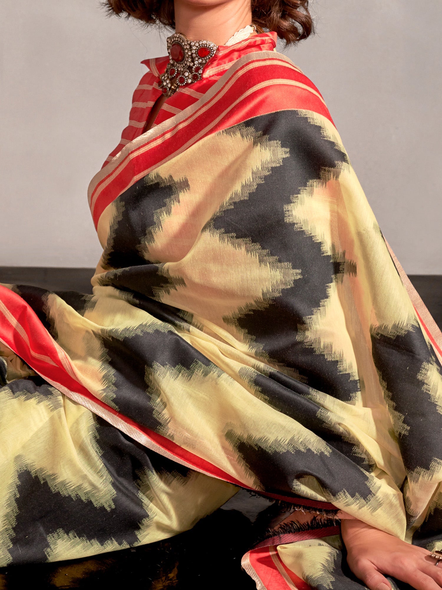 NOZ2TOZ Women's Silk Blend Yellow Woven Design Designer Saree With Blouse Piece - Distacart