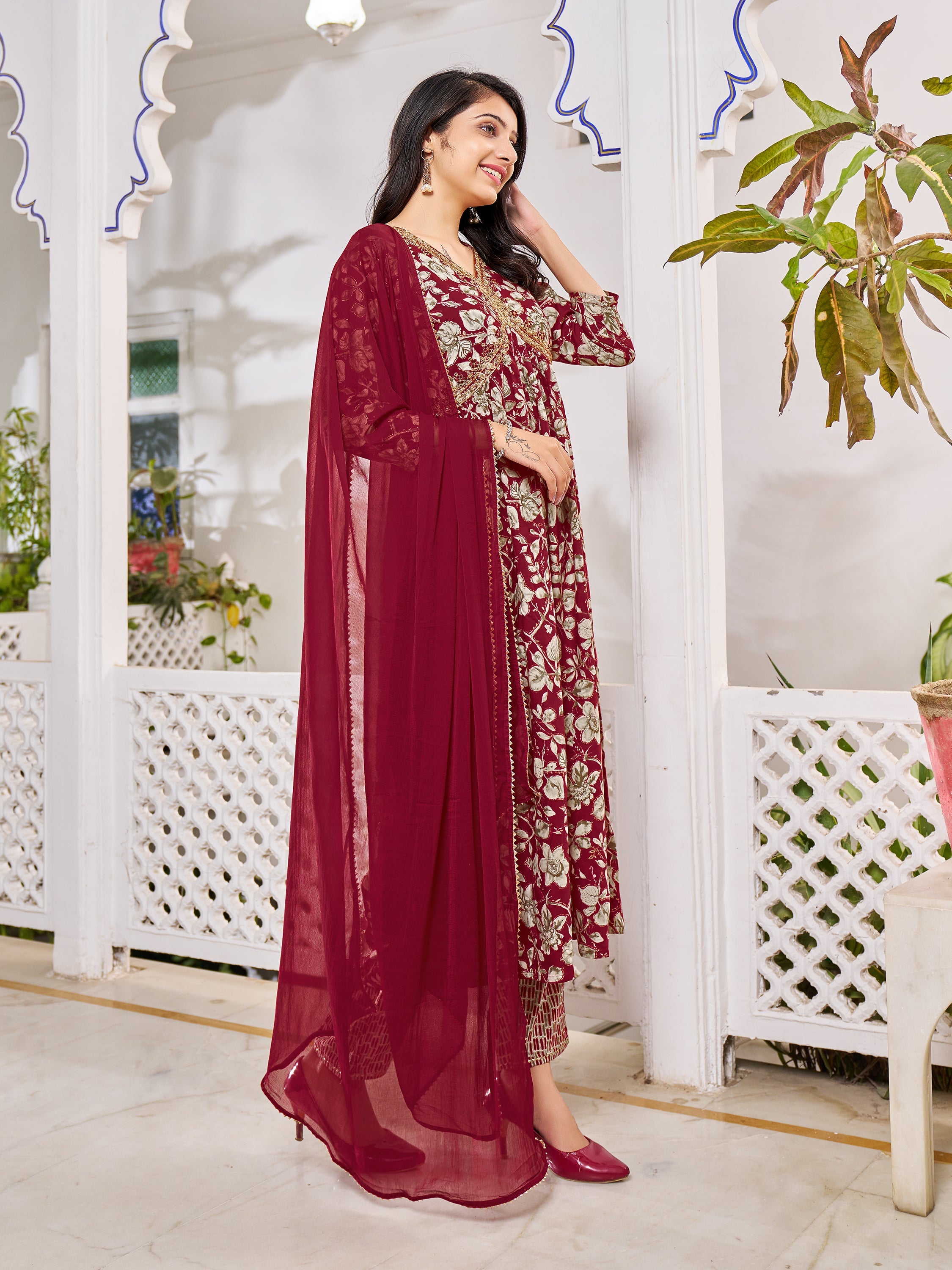 Alia Cut Floral Embroidered Kurta With Pant & Dupatta, Multicolor - Hiral Fashion - Dista