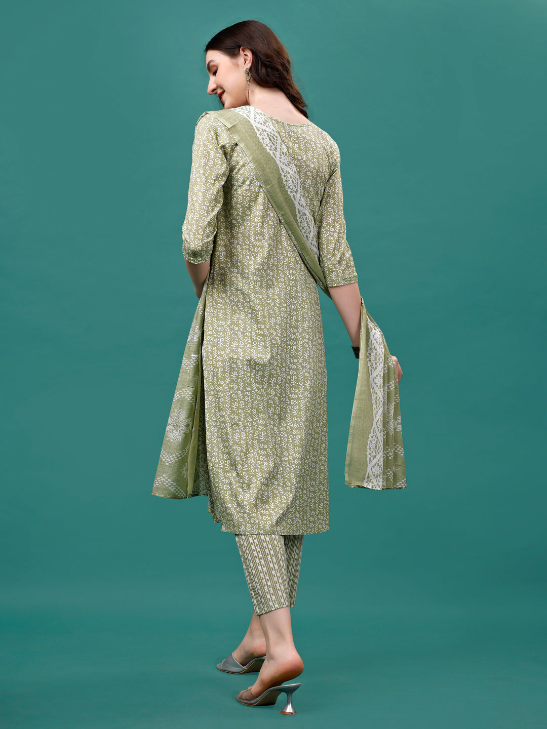 Floral Printed Casual Wear Kurta With Pant & Dupatta, Multicolor - Hiral Fashion - Dista
