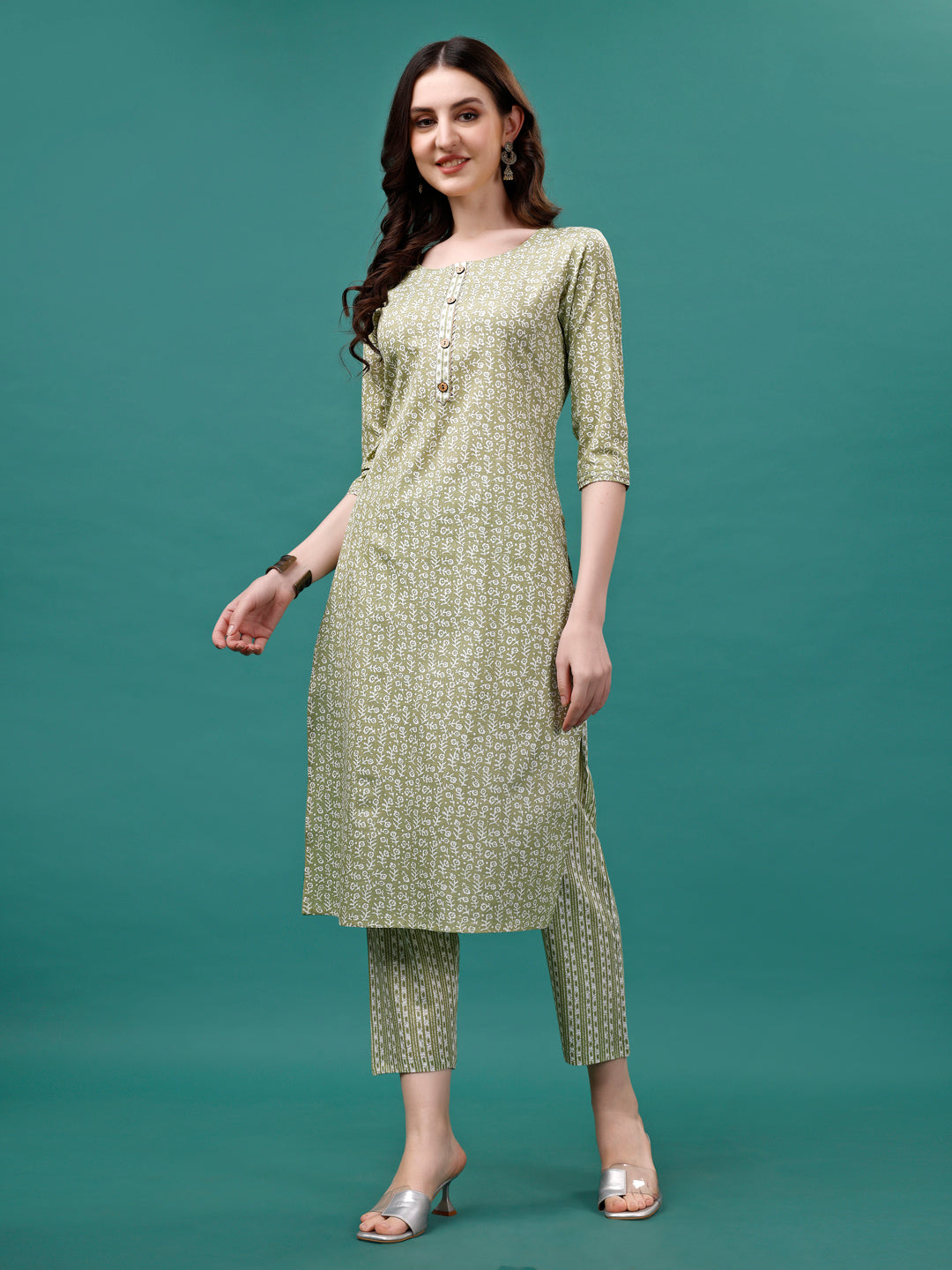 Floral Printed Casual Wear Kurta With Pant & Dupatta, Multicolor - Hiral Fashion - Dista