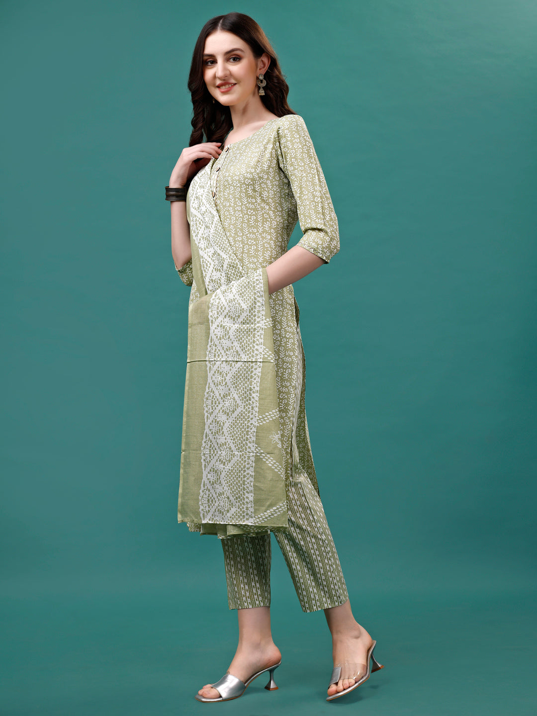 Floral Printed Casual Wear Kurta With Pant & Dupatta, Multicolor - Hiral Fashion - Dista