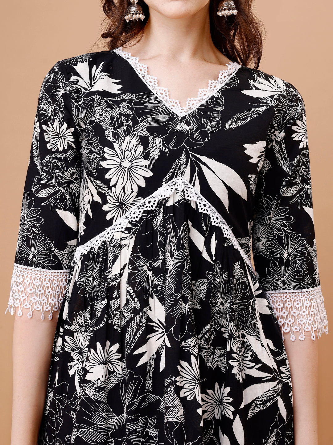 Leaf Printed & Lace Detailed Kurta & Pant Set, Multicolor - Hiral Fashion - Dista