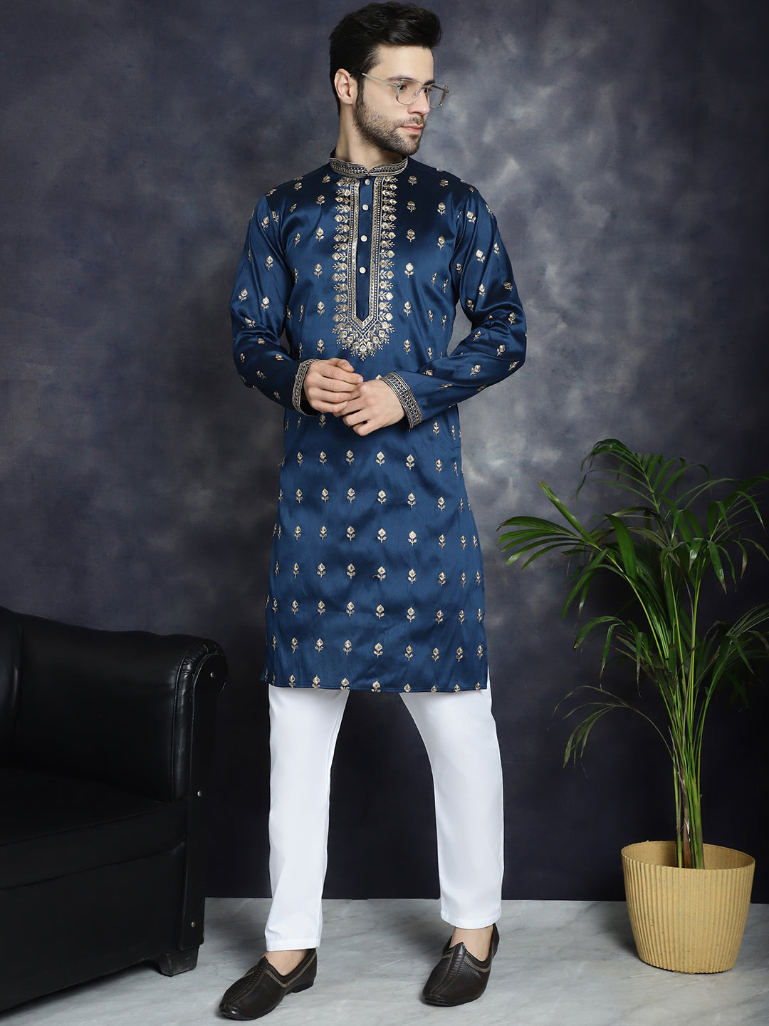 Jompers Men's Navy Blue Chikankari Embroidered Kurta - Navy Blue - Distacart