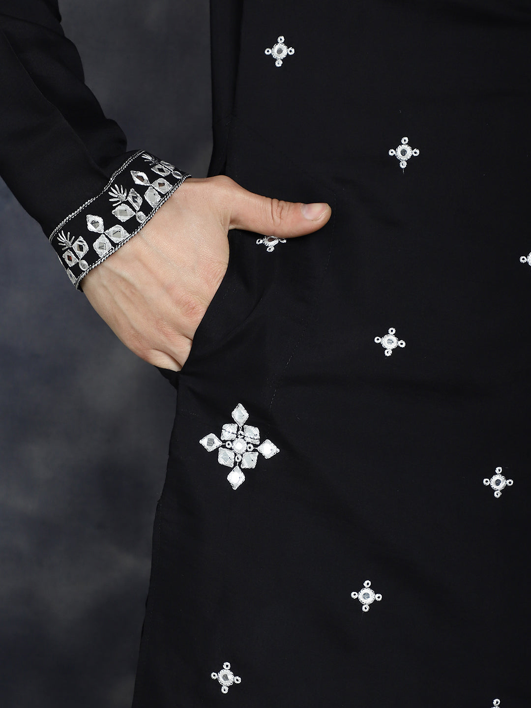 Jompers Men's Embroidered Kurta - Black - Distacart