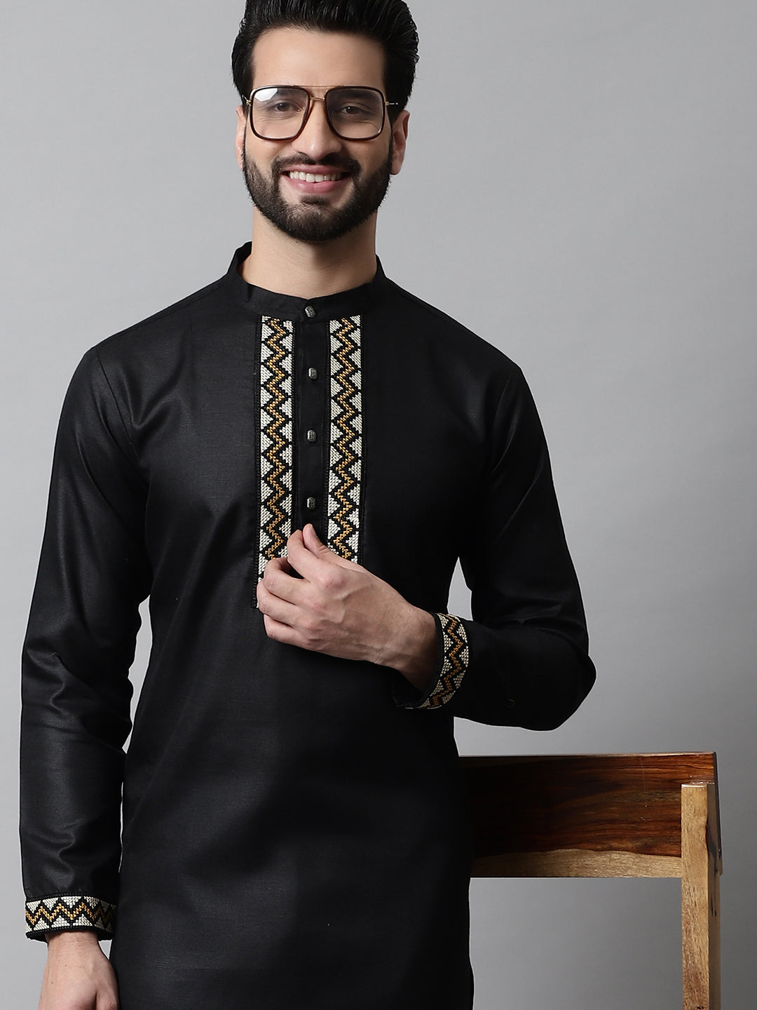 Jompers Men's Black Embroidered Kurta - Distacart