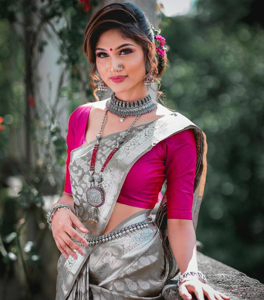 NOZ2TOZ Jacquard Lichi Silk Grey Saree With Unstitched Blouse Piece - Distacart