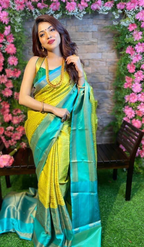 NOZ2TOZ Jacquard Lichi Silk Green Saree With Unstitched Blouse Piece - Distacart