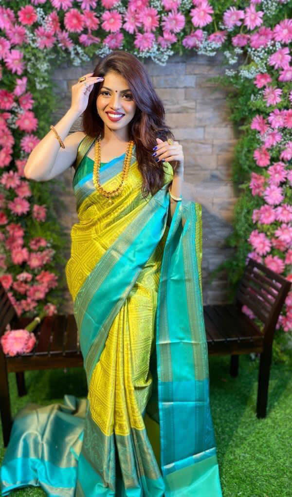 NOZ2TOZ Jacquard Lichi Silk Green Saree With Unstitched Blouse Piece - Distacart