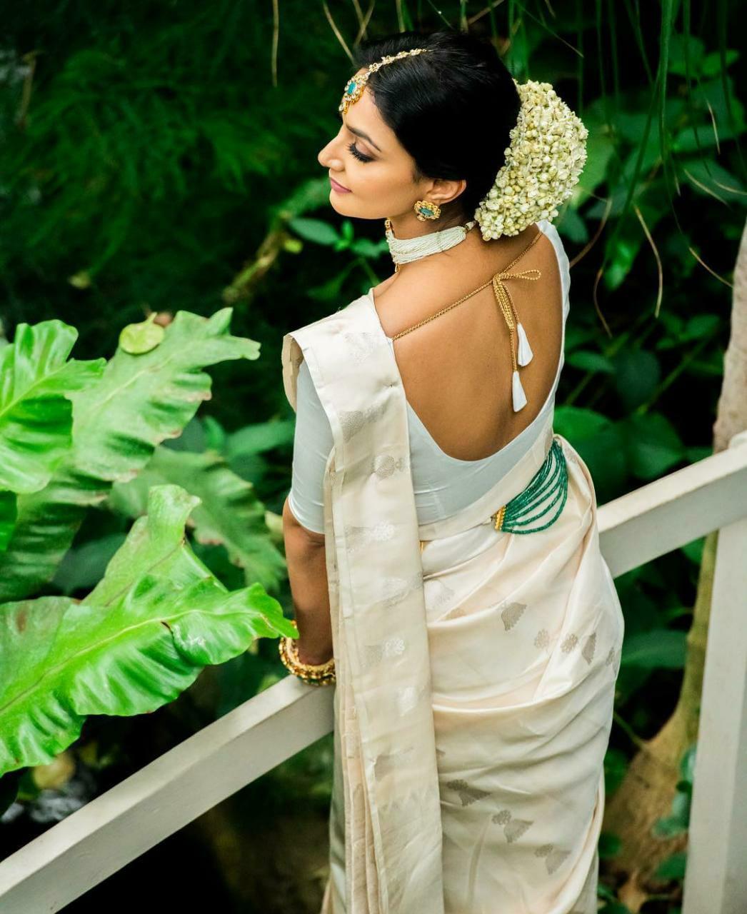 NOZ2TOZ Jacquard Lichi Silk White Saree With Unstitched Blouse Piece - Distacart