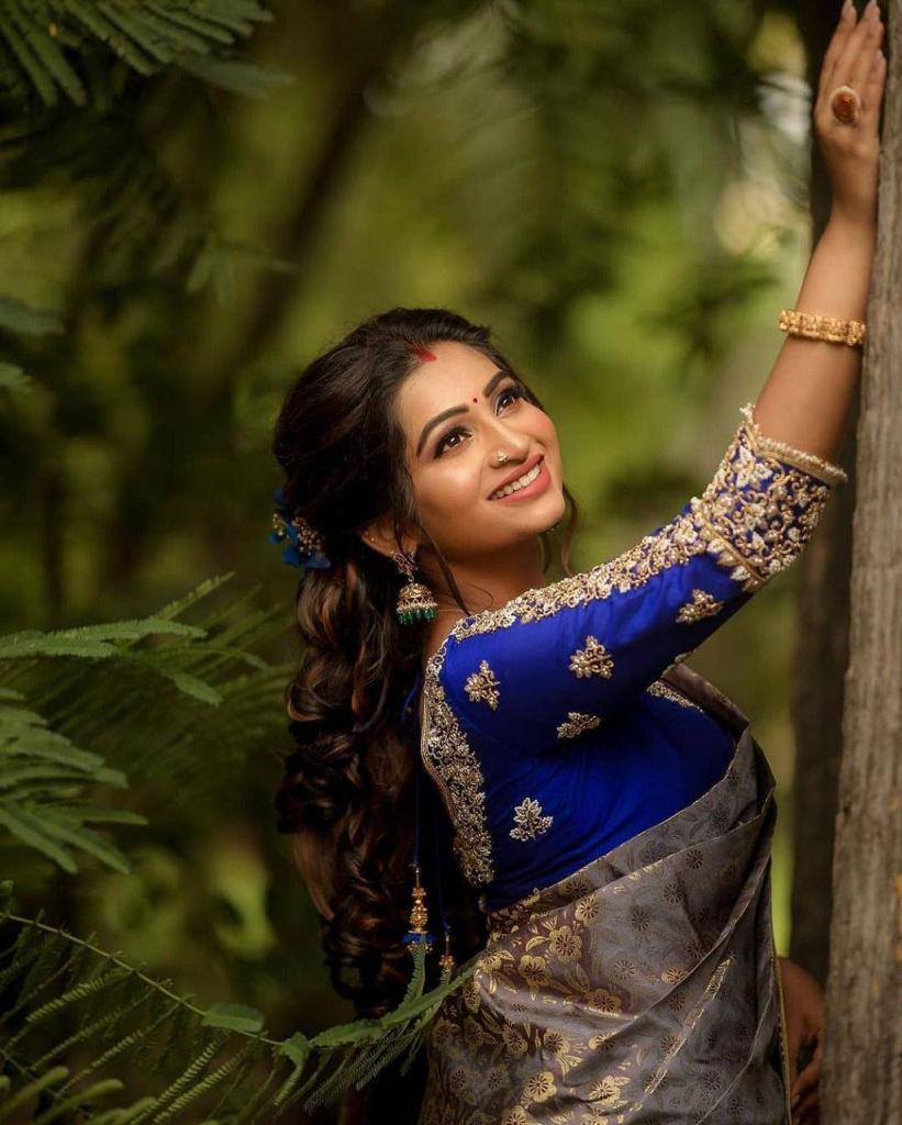 NOZ2TOZ Jacquard Lichi Silk Beige Saree With Unstitched Blouse Piece - Distacart
