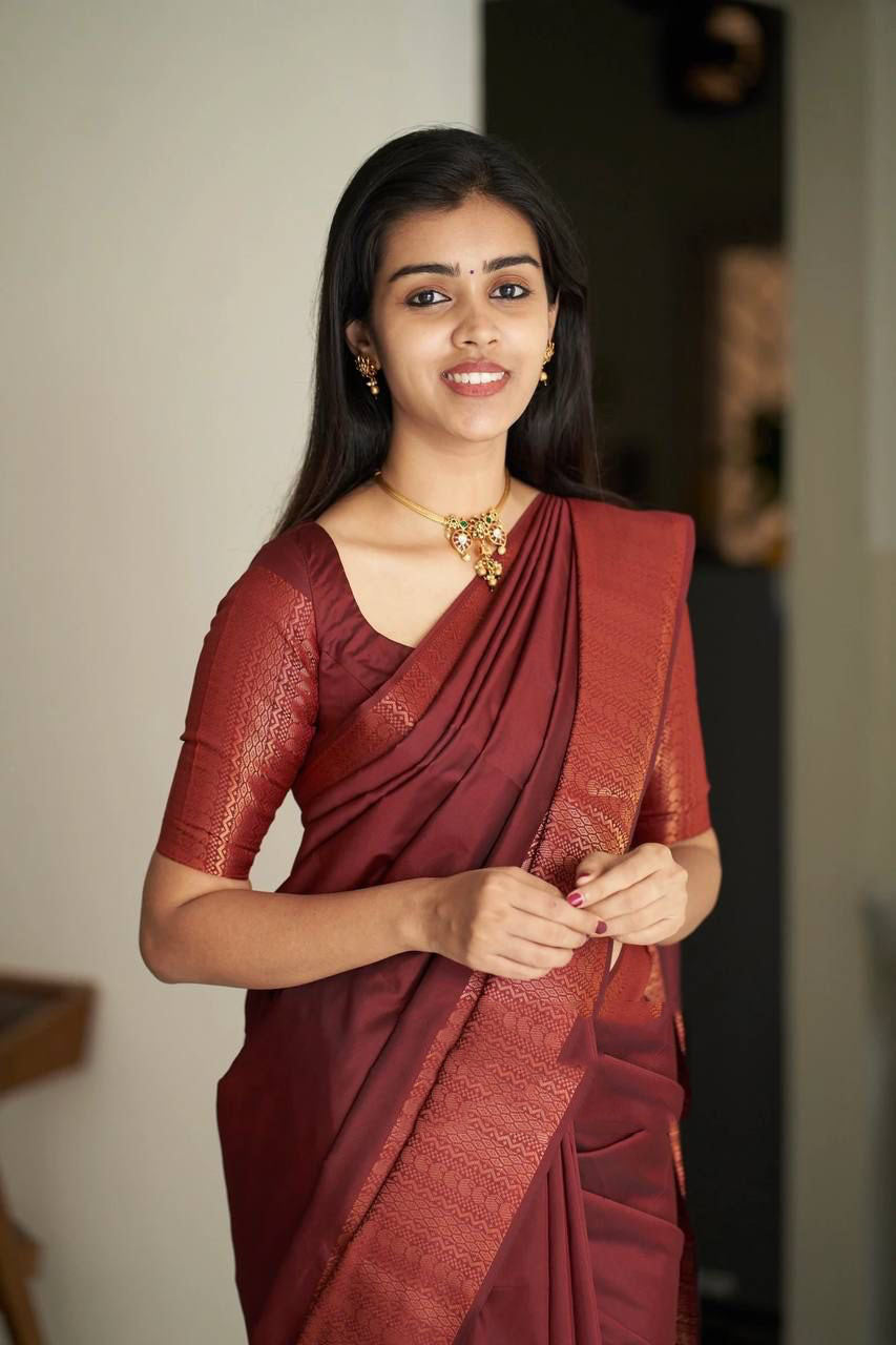Malishka Jacquard Lichi Silk Maroon Saree With Unstitched Blouse Piece - Distacart