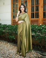 Thumbnail for Malishka Jacquard Lichi Silk Green Saree With Unstitched Blouse Piece - Distacart