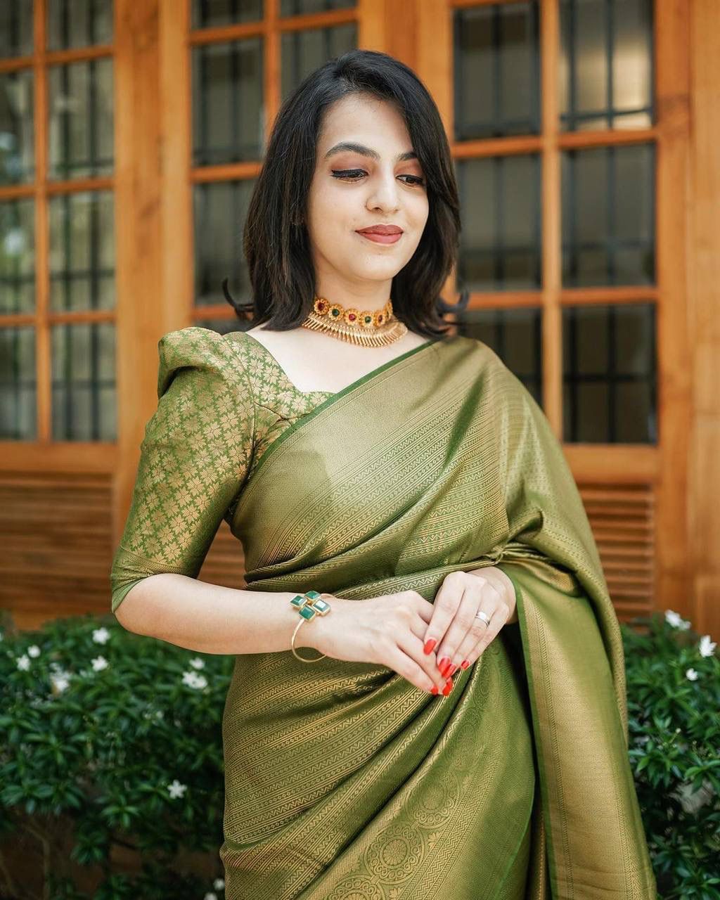 Malishka Jacquard Lichi Silk Green Saree With Unstitched Blouse Piece - Distacart