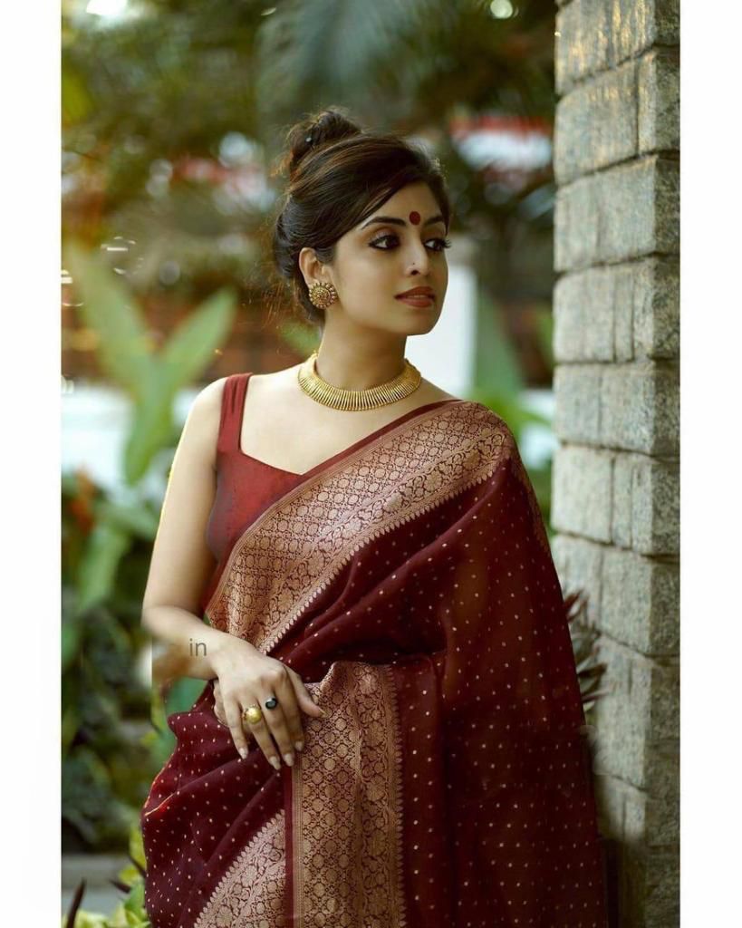 NOZ2TOZ Jacquard Lichi Silk Maroon Saree With Unstitched Blouse Piece - Distacart
