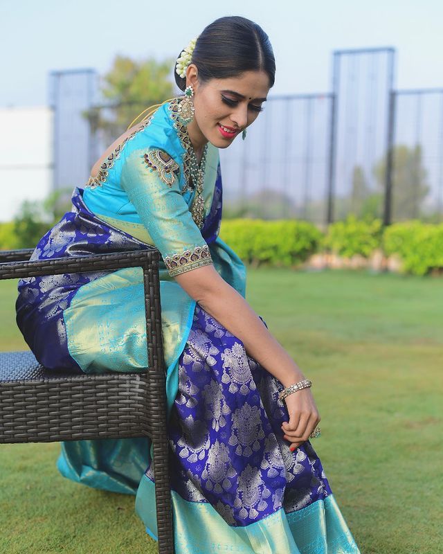 NOZ2TOZ Jacquard Lichi Silk Blue Saree With Unstitched Blouse Piece - Distacart