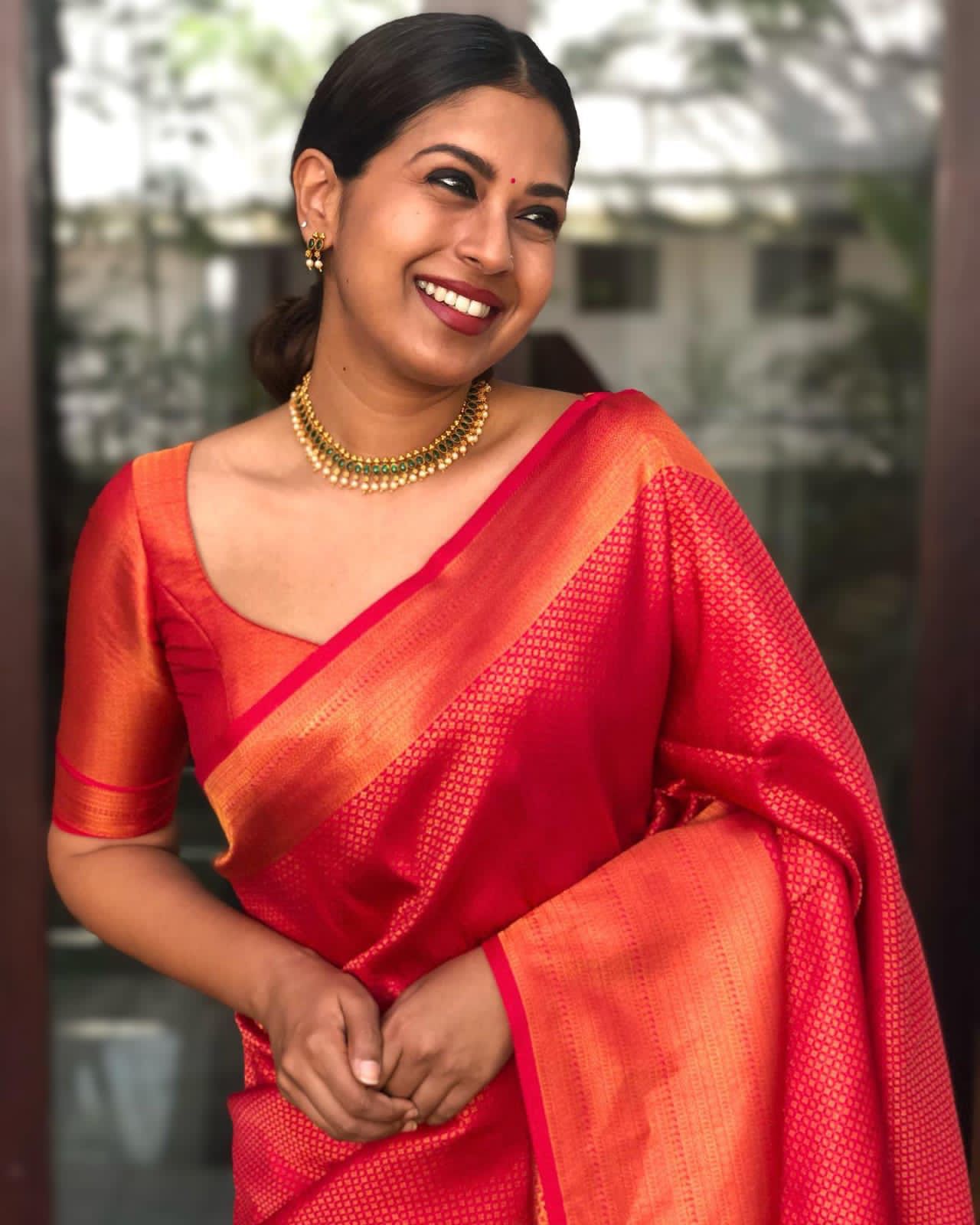 NOZ2TOZ Jacquard Lichi Silk Red Saree With Unstitched Blouse Piece - Distacart