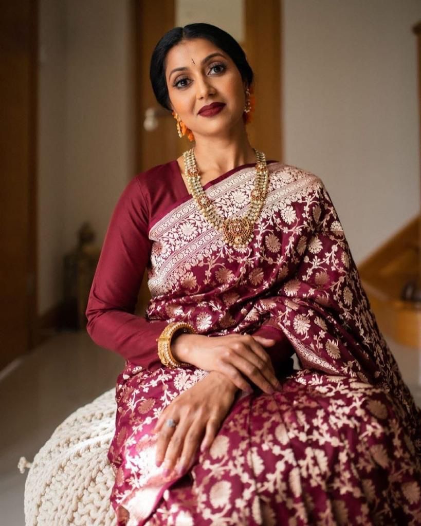 NOZ2TOZ Jacquard Lichi Silk Maroon Saree With Unstitched Blouse Piece - Distacart