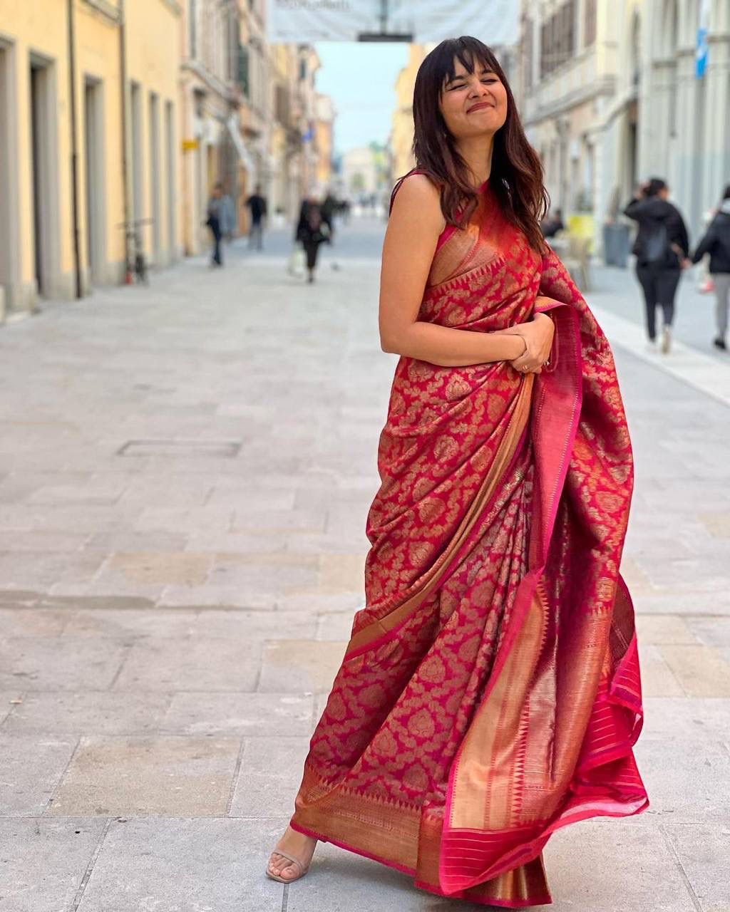 NOZ2TOZ Jacquard Lichi Silk Red Saree With Unstitched Blouse Piece - Distacart