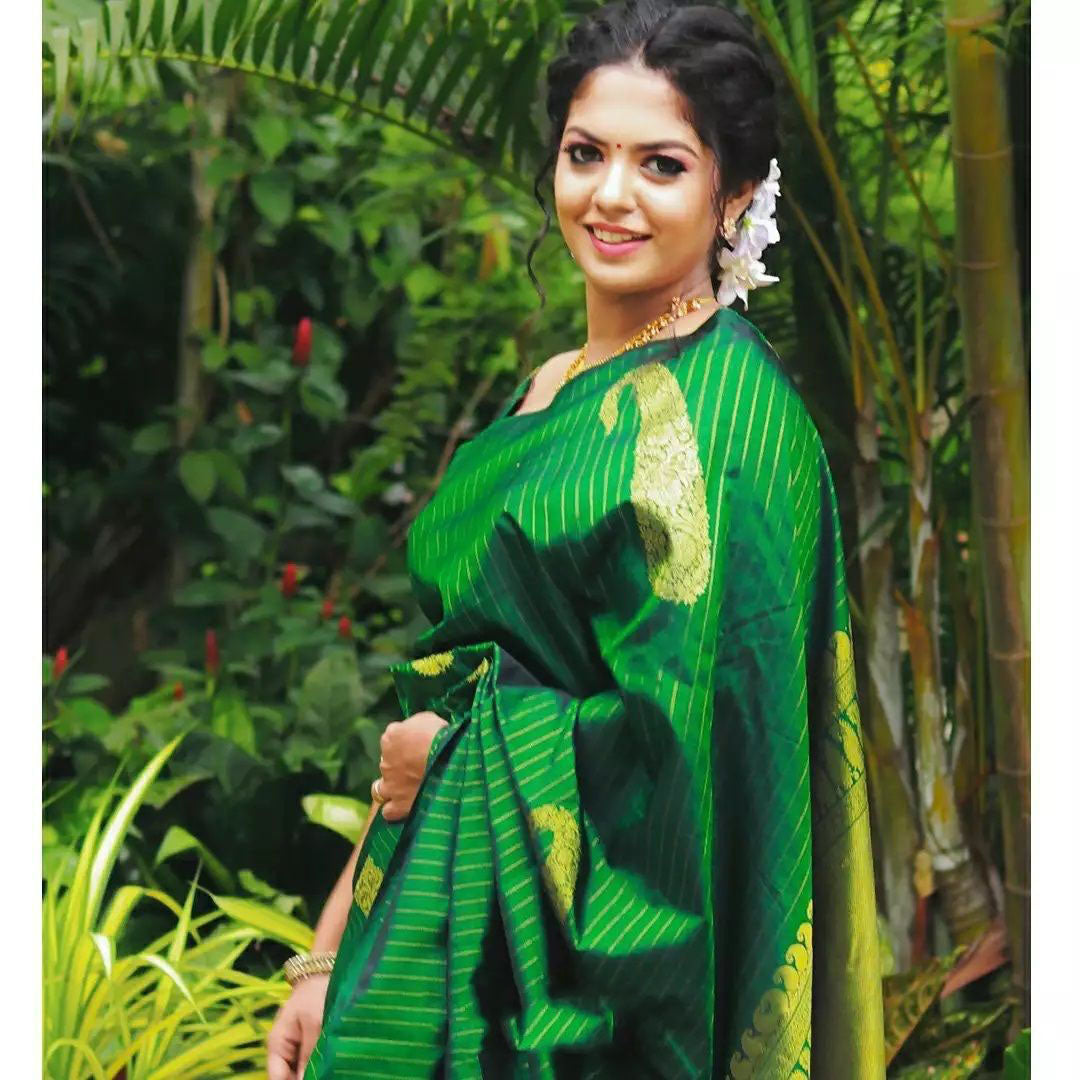 NOZ2TOZ Jacquard Lichi Silk Green Saree With Unstitched Blouse Piece - Distacart