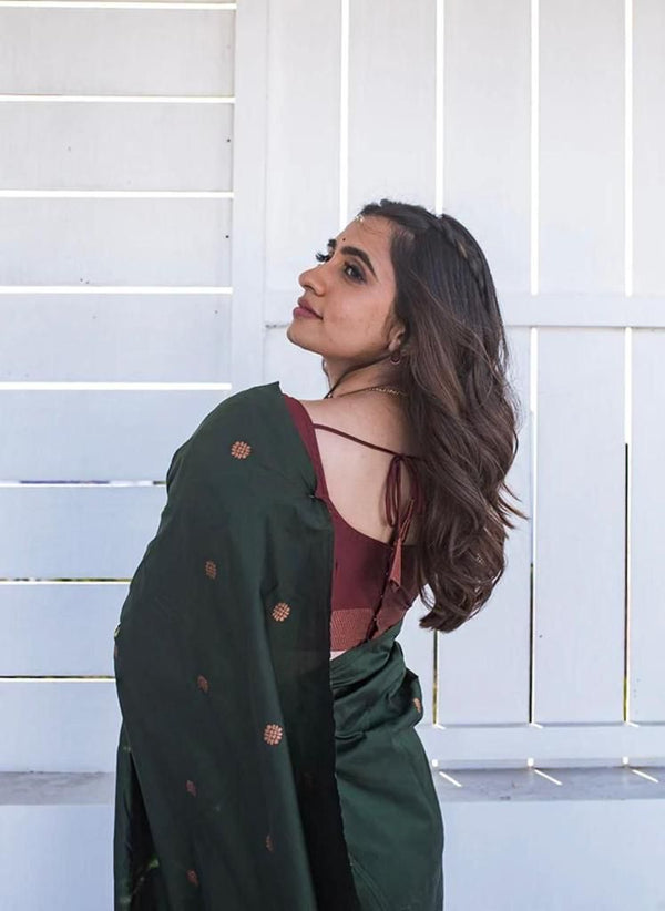 Malishka Jacquard Lichi Silk Green Saree With Unstitched Blouse Piece - Distacart