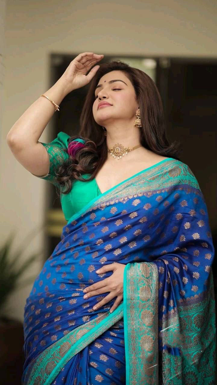NOZ2TOZ Jacquard Lichi Silk Blue Saree With Unstitched Blouse Piece - Distacart