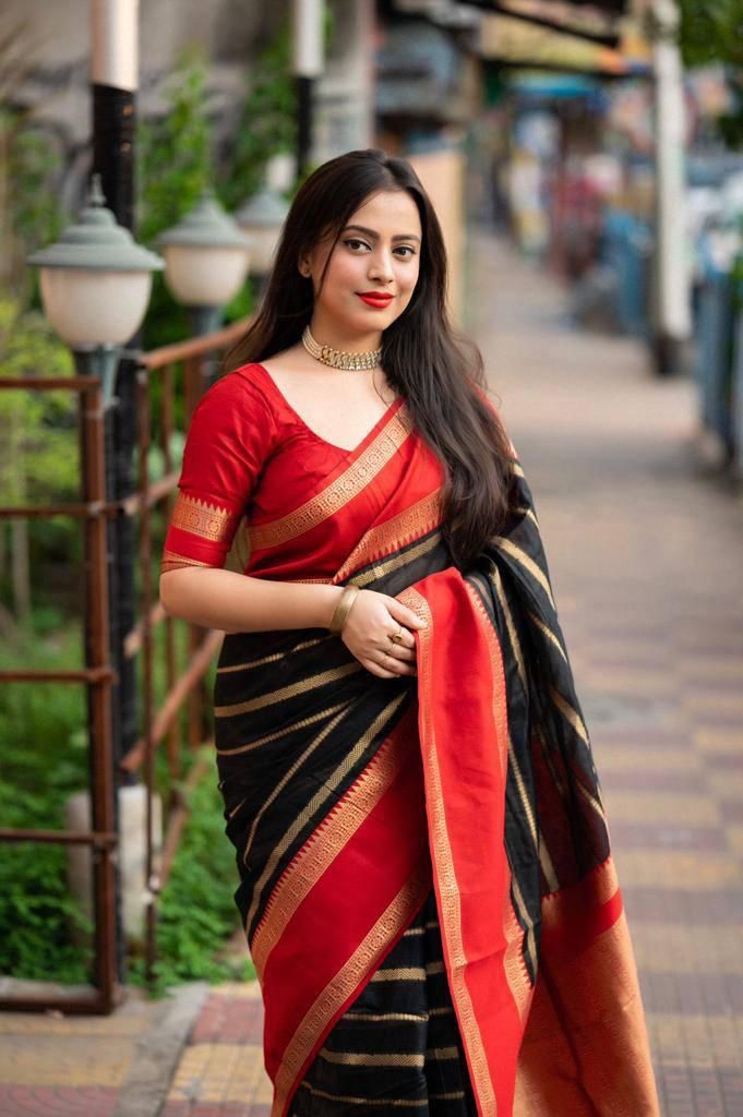 Malishka Jacquard Lichi Silk Black Saree With Unstitched Blouse Piece - Distacart